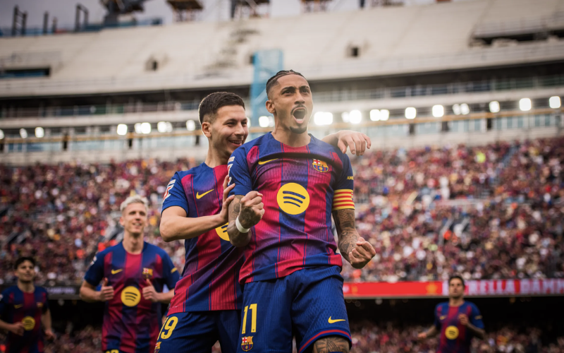 Raphinha không chỉ là niềm hy vọng của Barcelona trong cuộc đua danh hiệu