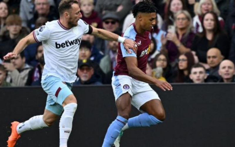Aston Villa kiểm soát bóng và tìm cách áp đặt thế trận, trong khi West Ham tập trung vào việc duy trì sự kỷ luật
