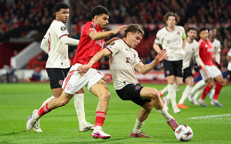 Cả Midtjylland và Nottingham Forest đều có những cơ hội rõ rệt để kết liễu trận đấu