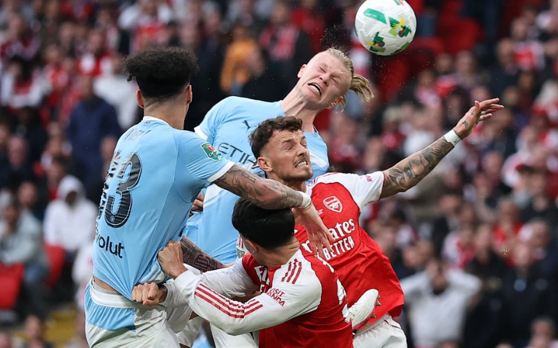 Arsenal bỏ lỡ cơ hội