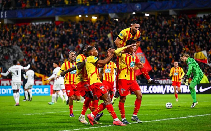 RC Lens đang vững vàng trong top 5 Ligue 1