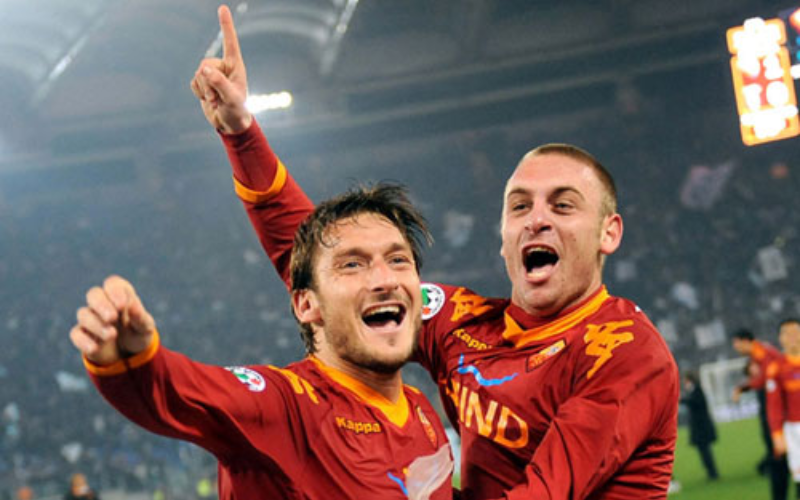 "Hoàng tử thành Rome" Francesco Totti và "Vị đội trưởng tương lai" Daniele De Rossi
