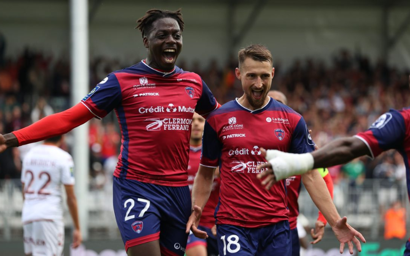 Kỳ tích thăng hạng và triết lý bóng đá "Tiền ít, tài nhiều"