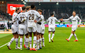 Bên phía đối diện, St. Pauli hành quân tới Voith-Arena với đội hình "sứt mẻ" nghiêm trọng.