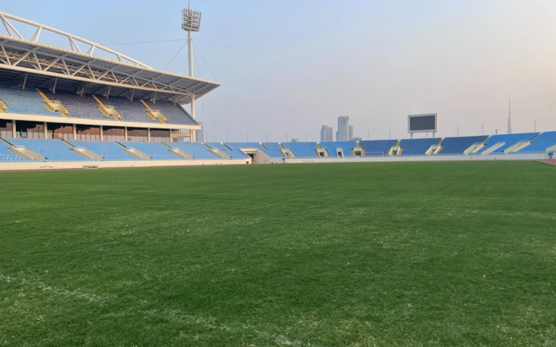 Việc trở thành địa điểm tổ chức cho các đội bóng Campuchia, Thái Lan cũng đặt ra không ít thách thức.