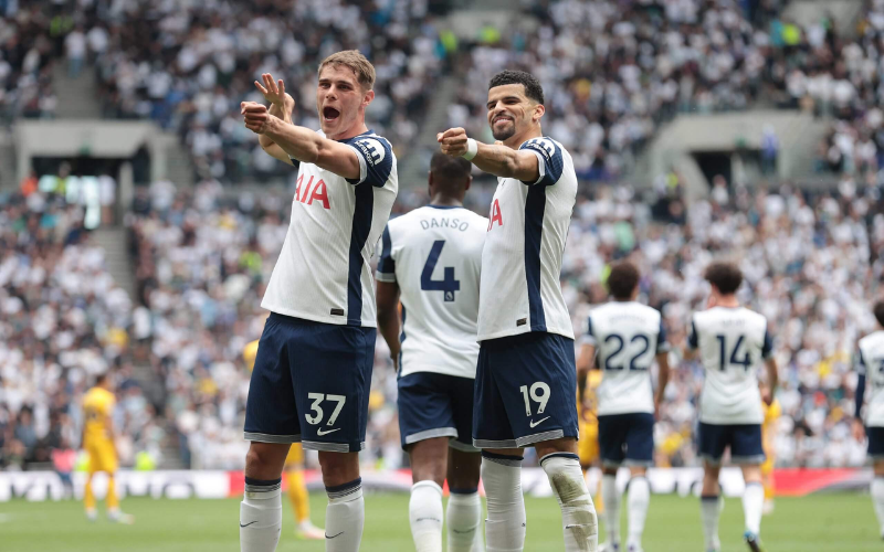 Điểm mạnh của Tottenham nằm ở khả năng kéo giãn đội hình đối phương