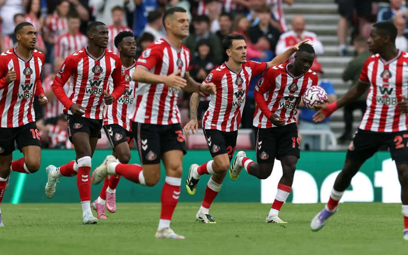 Sunderland là đội bóng chơi khá kỷ luật khi bị đặt vào thế phòng ngự