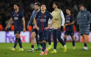 Thất bại 1-2 ngay trên sân nhà khiến PSG gặp bất lợi trong cuộc đua vô địch Ligue 1