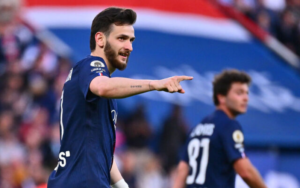 Kvaratskhelia mở tỷ số cho PSG