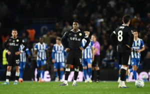 Những pha chuyển trạng thái chậm chạp khiến Chelsea luôn rơi vào thế bị động.