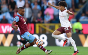 Những tình huống phản công nhanh hoặc sai lầm cá nhân của đối thủ có thể trở thành yếu tố tạo nên bất ngờ.