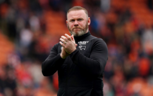 Wayne Rooney cho rằng cách các cầu thủ Man City ăn mừng là “quá đà”