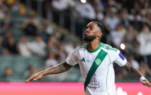 Ivan Toney ghi bàn gỡ hòa 1-1 cho Al-Ahli Saudi