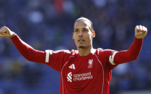 Càng về cuối trận, sức ép từ Liverpool càng lớn