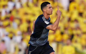 Cristiano Ronaldo đã có mặt đúng vị trí để tung cú dứt điểm một chạm đầy quyết đoán