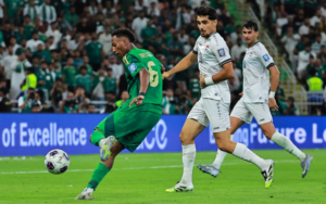 Trong cuộc đối đầu giữa Cabo Verde vs Saudi Arabia, đại diện châu Phi chắc chắn sẽ tận dụng ưu thế về sải chân và khả năng tranh chấp tay đôi để át vía đối thủ ngay từ khu vực giữa sân.