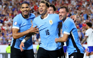 Trong cuộc đối đầu giữa Uruguay vs Tây Ban Nha, Uruguay chắc chắn sẽ dùng lối đá áp sát không ngừng nghỉ để phá nát khả năng phối hợp của đối phương.