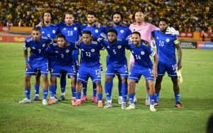Trong cuộc đối đầu Curacao vs Bờ Biển Ngà, đại diện Caribbean hiểu rằng việc đua thể lực trực diện với đối phương là một sai lầm.