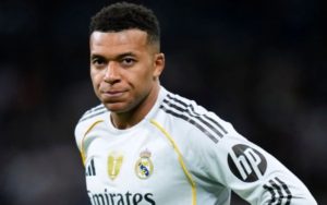 Trong giai đoạn Real Madrid sa sút, từng hành động của Mbappe đều bị soi xét kỹ lưỡng.