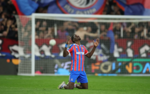 Eberechi Eze trở thành người hùng của Crystal Palace