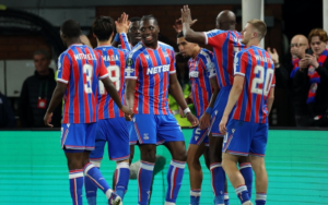 Crystal Palace từng chỉ được xem là đội bóng quen thuộc với cuộc chiến trụ hạng Premier League