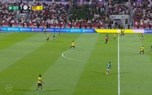 Al Ettifaq nỗ lực đẩy cao đội hình nhằm tìm kiếm bàn gỡ hòa