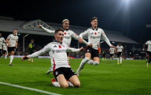 Fulham thường triển khai bóng từ tuyến dưới với nhịp độ vừa phải
