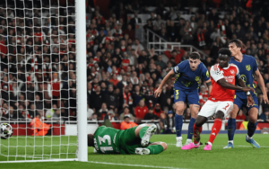 Bukayo Saka ghi bàn thắng duy nhất của trận đấu cho Arsenal