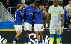 Everton có thể tiếc nuối khi không giữ được chiến thắng, nhưng màn trình diễn của họ vẫn rất đáng chú ý