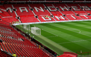 Manchester United vẫn cho thấy bộ mặt rất khác mỗi khi được chơi tại Old Trafford.