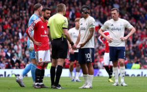 Salisbury vẫn quyết định công nhận bàn thắng cho Man Utd