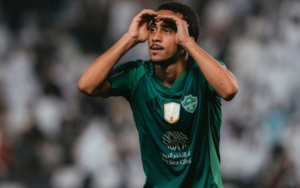 Al Ahli vẫn nhập cuộc với tốc độ cao và chủ động đẩy đội hình lên gây sức ép