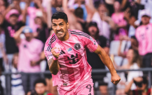Suarez chính là cái tên kết thúc trận đấu bằng sự lạnh lùng và đẳng cấp.