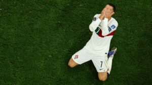 Qatar 2022 - giọt nước mắt của CR7 khi giấc mơ World Cup một lần nữa tan vỡ. 