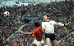Tây Đức vẫn sở hữu dàn cầu thủ đẳng cấp như Sepp Maier, Paul Breitner, Uli Hoeness,...