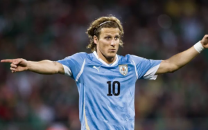 Đỉnh cao trong sự nghiệp của Diego Forlan đến ở World Cup 2010 tại Nam Phi